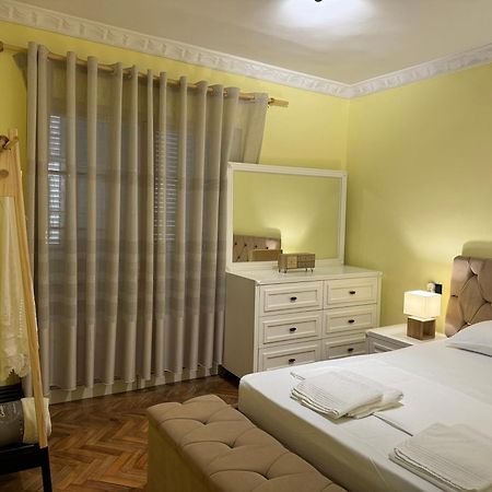 Fun House Serenity Apartment Tiranë Ngoại thất bức ảnh