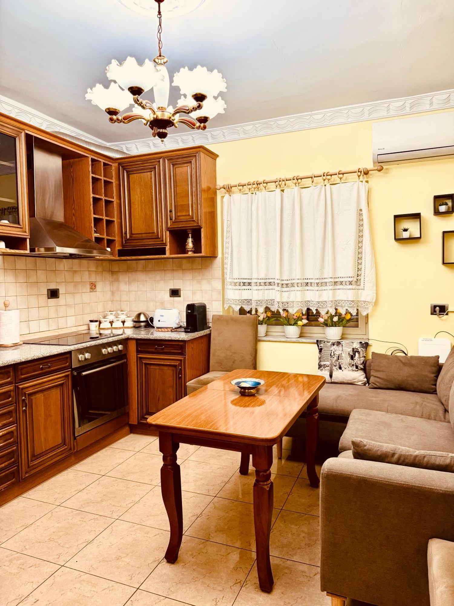 Fun House Serenity Apartment Tiranë Ngoại thất bức ảnh