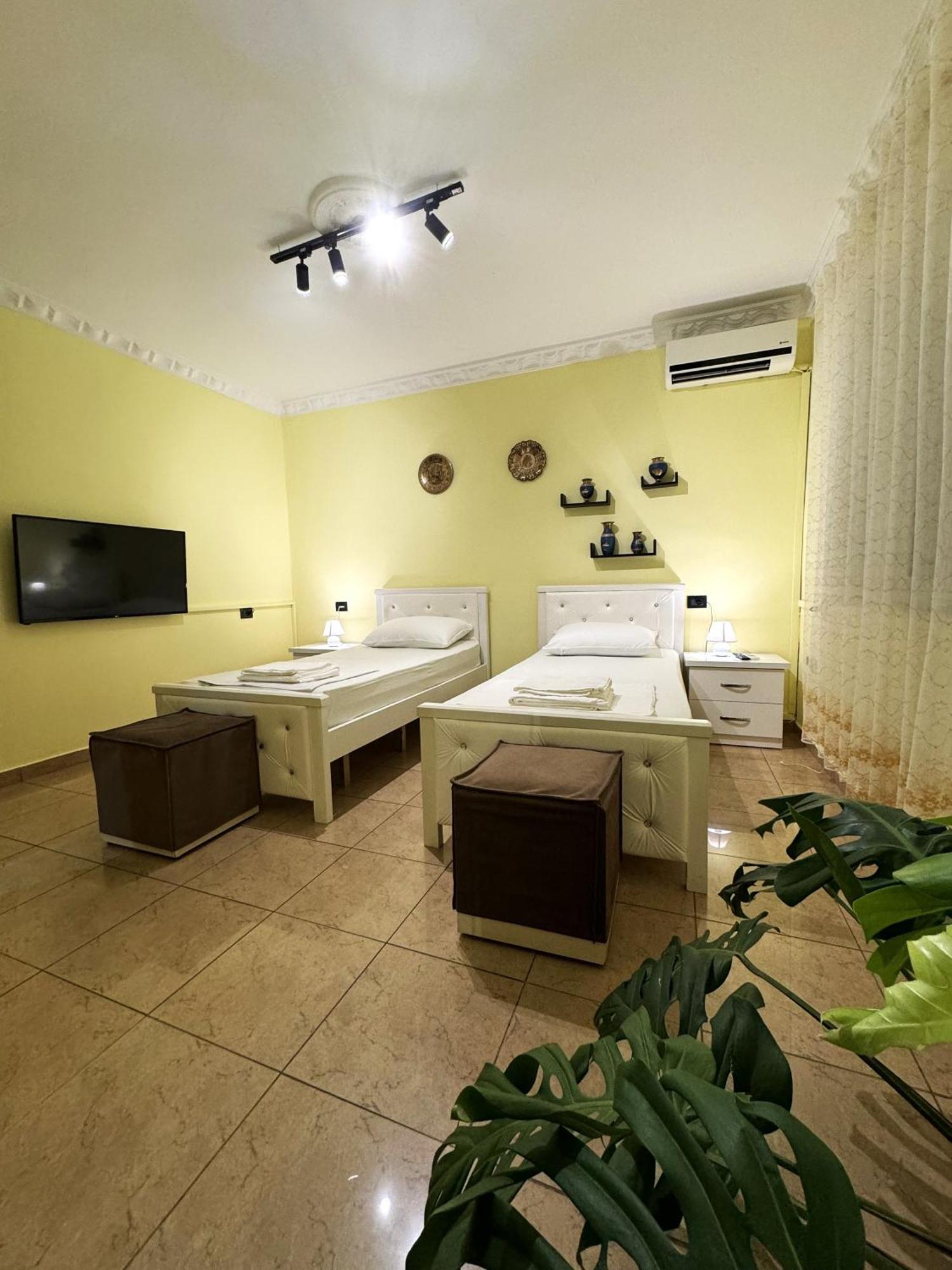 Fun House Serenity Apartment Tiranë Ngoại thất bức ảnh