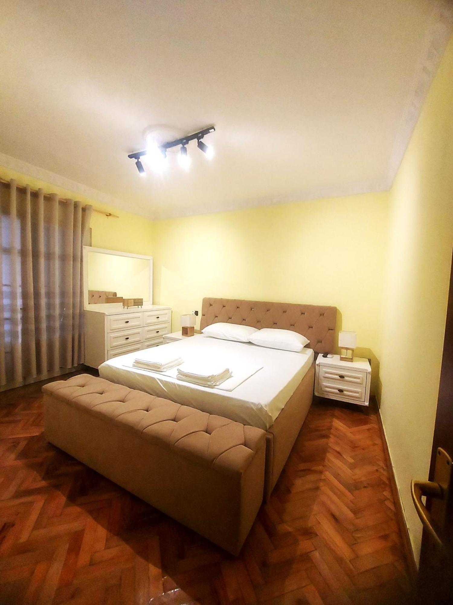 Fun House Serenity Apartment Tiranë Ngoại thất bức ảnh
