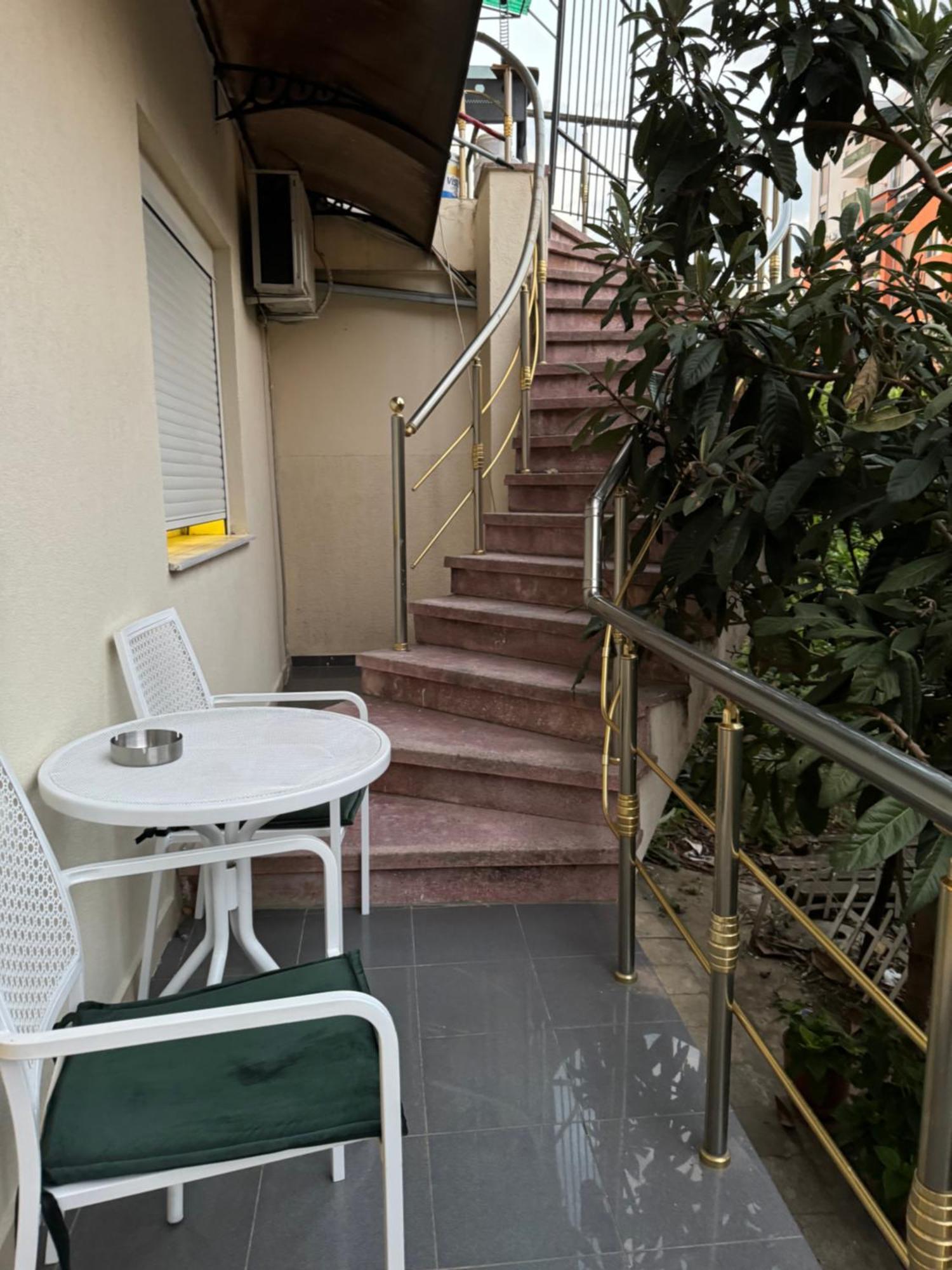 Fun House Serenity Apartment Tiranë Ngoại thất bức ảnh