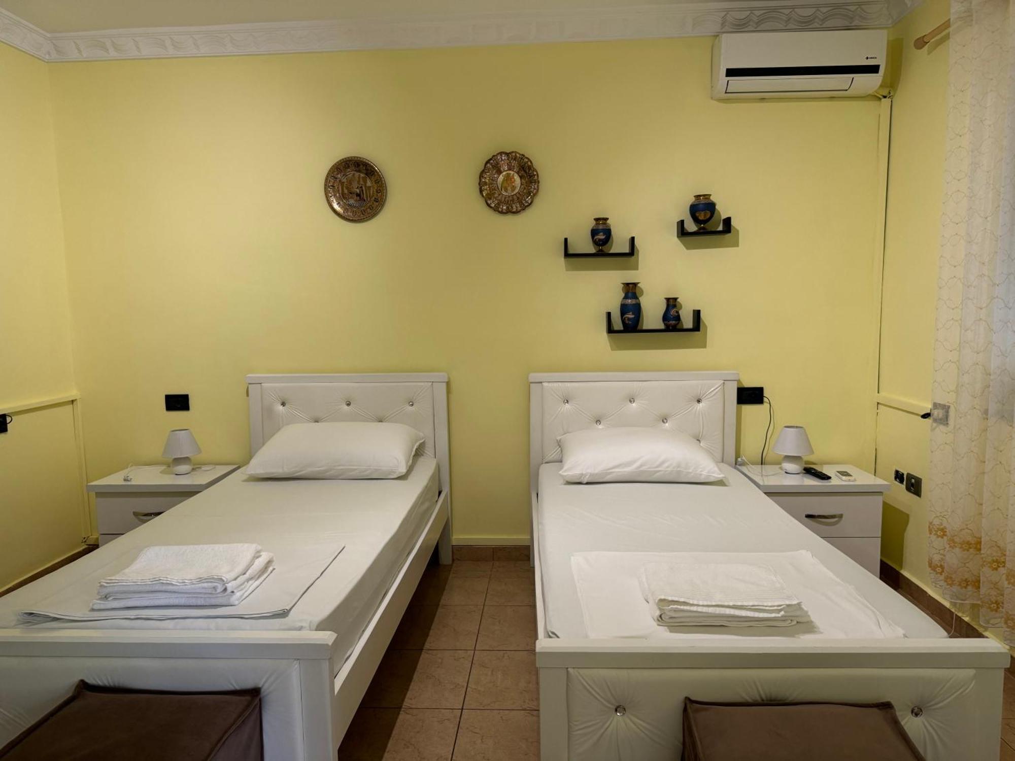 Fun House Serenity Apartment Tiranë Ngoại thất bức ảnh