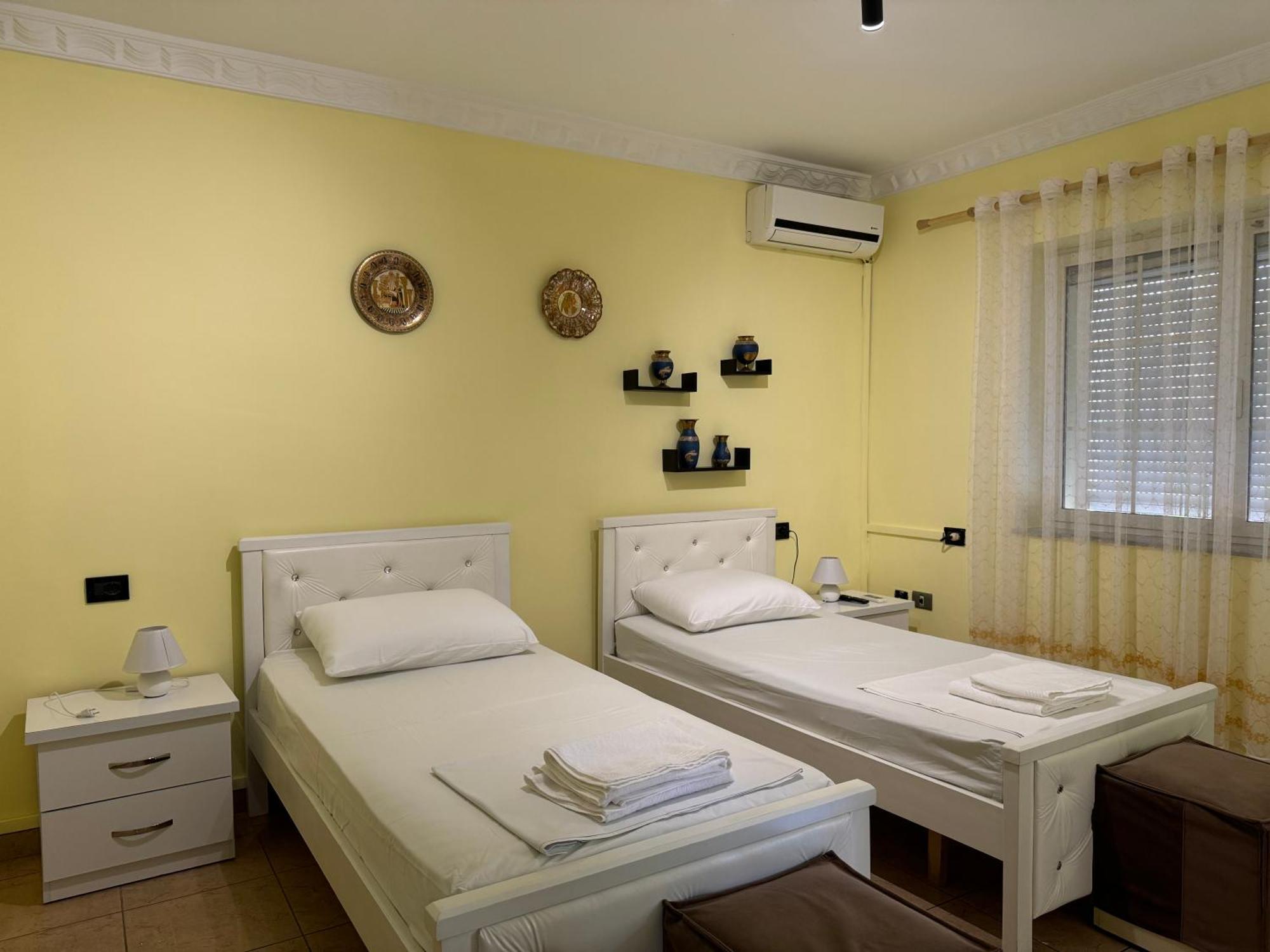 Fun House Serenity Apartment Tiranë Ngoại thất bức ảnh