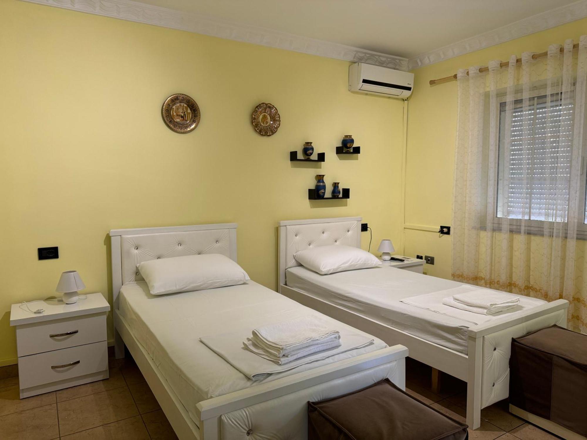 Fun House Serenity Apartment Tiranë Ngoại thất bức ảnh