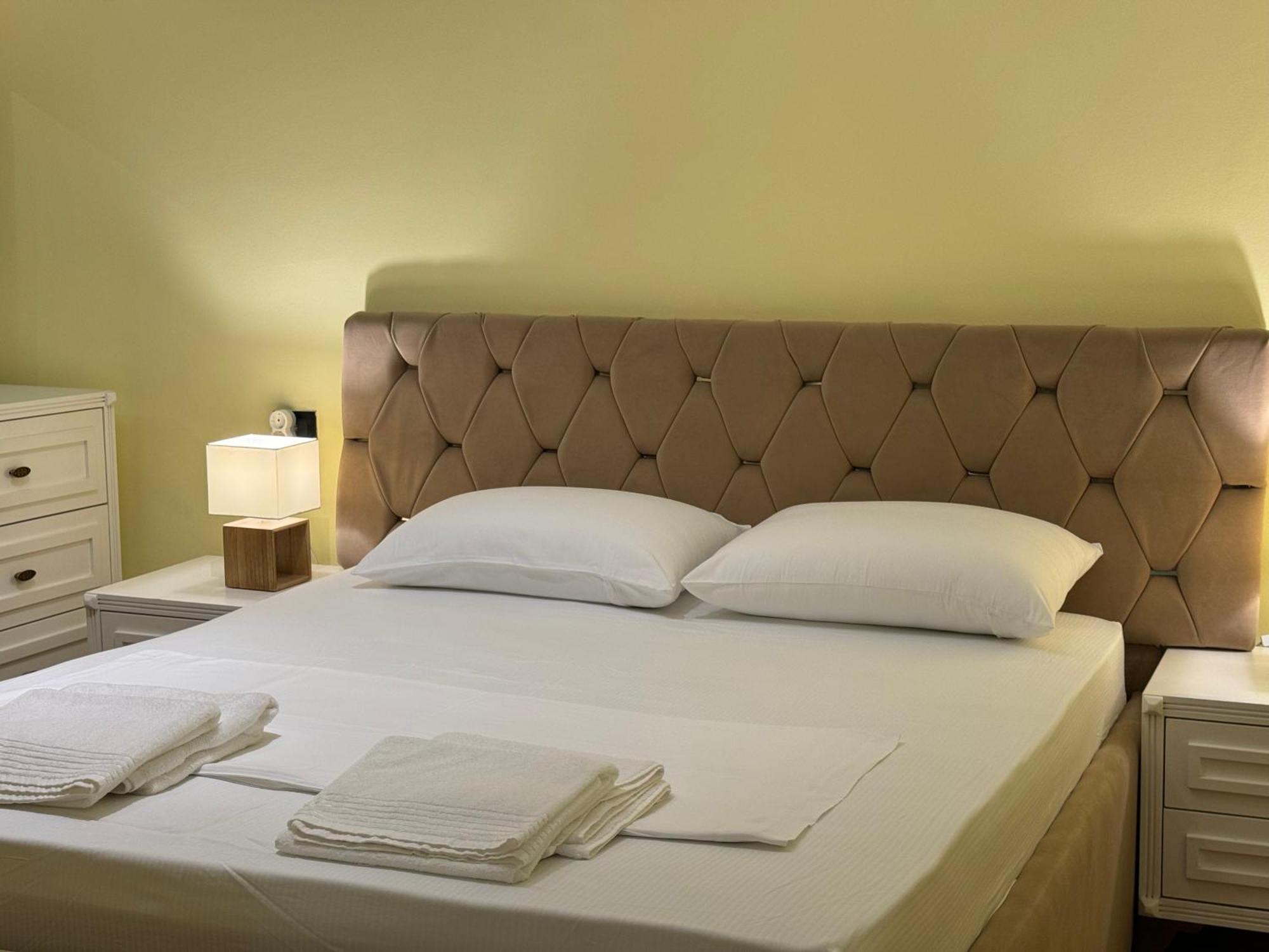 Fun House Serenity Apartment Tiranë Ngoại thất bức ảnh