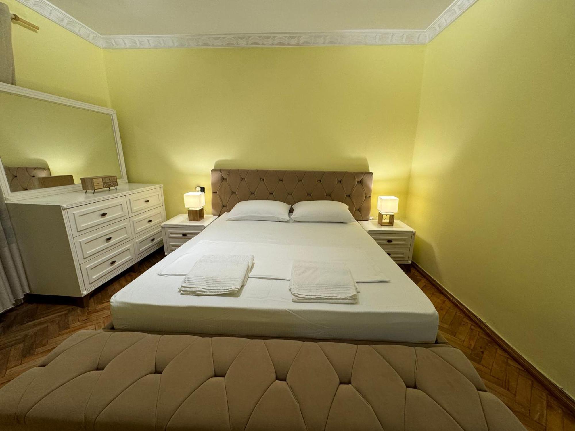 Fun House Serenity Apartment Tiranë Ngoại thất bức ảnh