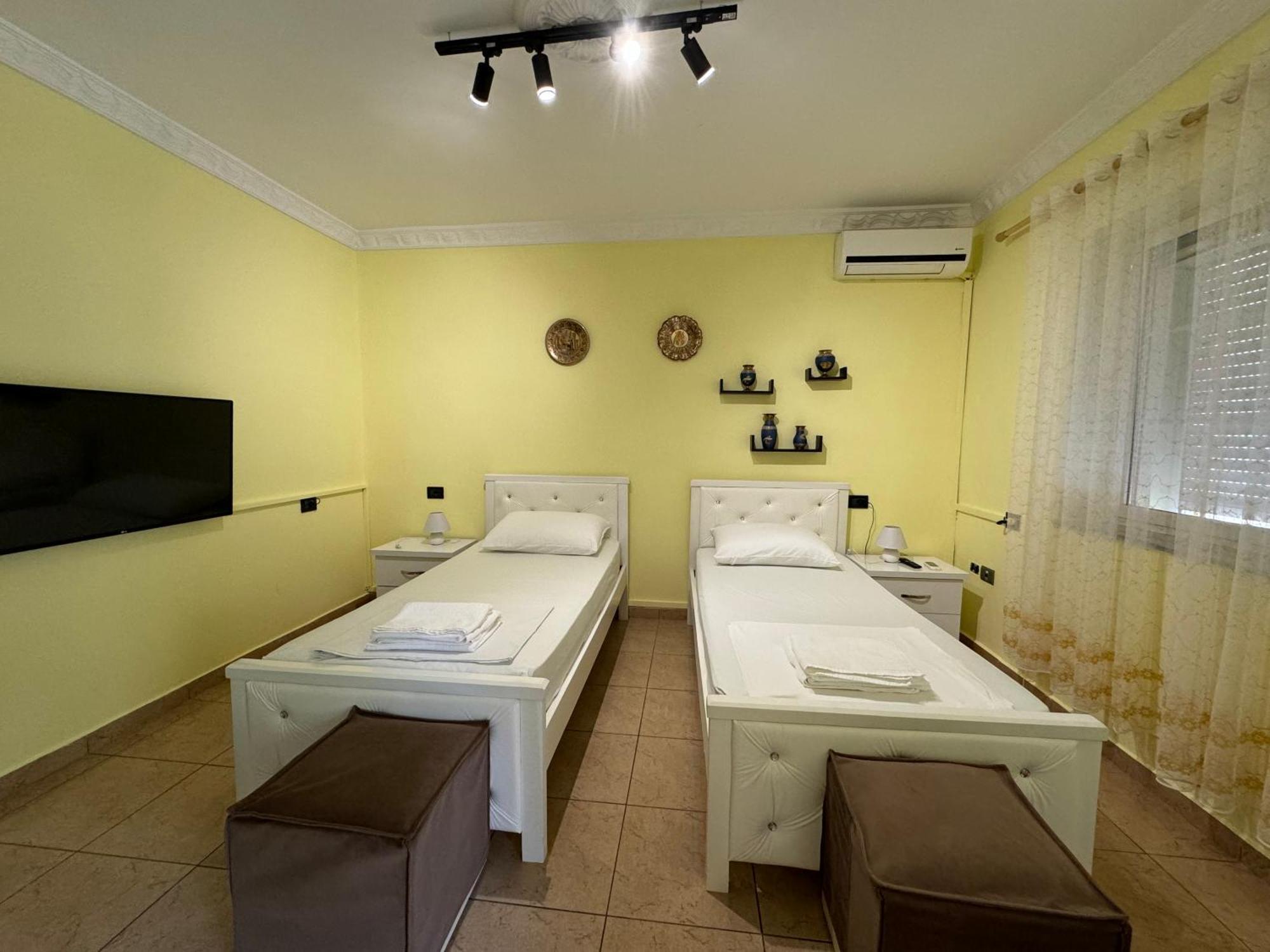 Fun House Serenity Apartment Tiranë Ngoại thất bức ảnh